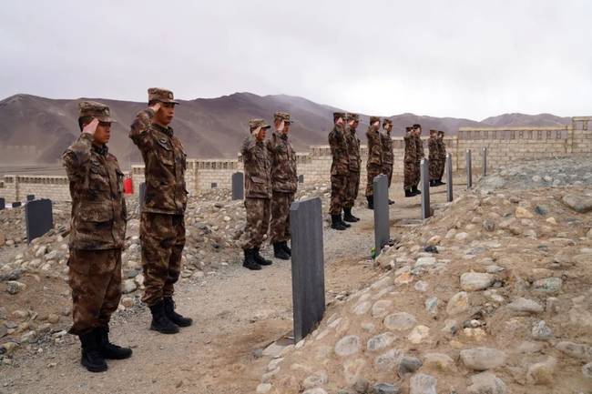 加勒万河谷冲突一周年，新疆军区纪念戍边英雄